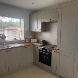 3 Bed Cottage - Sleeps 5 - Pets - HotTub - Garden, hotel in King's Lynn