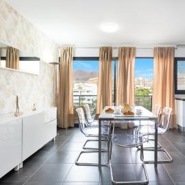 New apartment center Los Cristianos, hotel in Los Cristianos