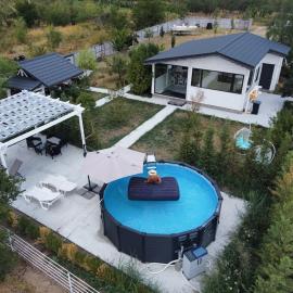 cabana langa lac Dacha Dream, hotel a Schitu-Deleni