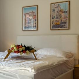 The Minimalist Suite, hotel a Šurany