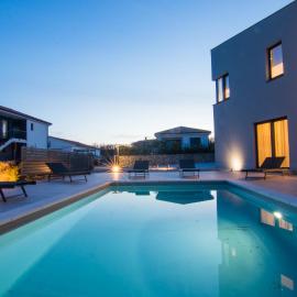 Villa Ancora, Luxury Villa with Pool, hotel a Kornić