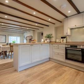 Charming 3-Bed Cottage in Stunning Yorkshire Dales Location, Swaledale - by MCPI Hosting, Ideal for Families, Couples, Walkers & Groups, hotel in Feetham