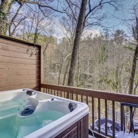 Private Hot Tub! Hillside Smokies Base Camp