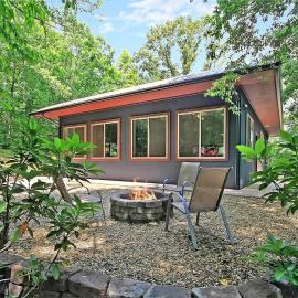Trail End Retreat - Modern Escape, Hot Tub, Firepit and Forest Views