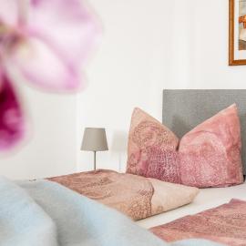 Pension Kohlweg - Free Parking, Garden and air conditioning, hotel in Graz