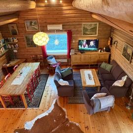 Nice log house close to Lillehammer and Sjusjøen โรงแรมในHaugen