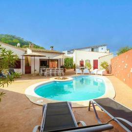 Es Colegi with private pool, hotel v destinácii Capdepera