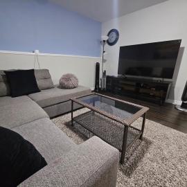 Modern Comfort Haven Near Reversing Falls Bridge Saint John NB, hotel in Saint John