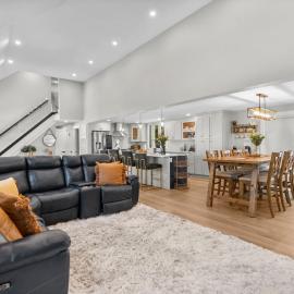 Elegant Family Osterville Retreat Near Dowses Beach