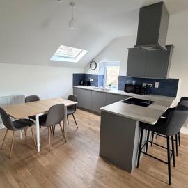 2 Bed Apartment with Harbour Views Apt 3