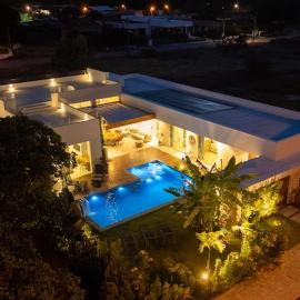 Luxury Villa 5 Suite exclusive access to the beach