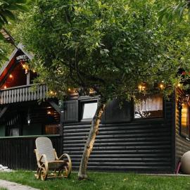 Hishka Ishka Love, hotel 