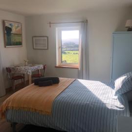 Cosy nest on the West Cork coast, hotel in Skibbereen