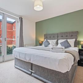 St George Court, Spacious 2 Bedroom Apartments, City Centre, Self Check In, Parking, מלון בדרבי