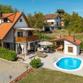 Rural holiday home Divita, hotell i Voloder