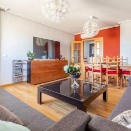 Aires de Toledo apartamento familiar de Seseña cerca de Parque Warner y Madrid, hotel in Seseña