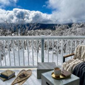 Modern Mount Buller Chalet Village Location Sleeps 12、マウント・ブラーのホテル