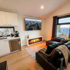 Mount Buller Alpine Chalet Mountain Views Sleeps up to 12、マウント・ブラーのホテル