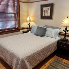 Viesnīca Historic Downtown Condo-1 Bedroom pilsētā Ņūberna