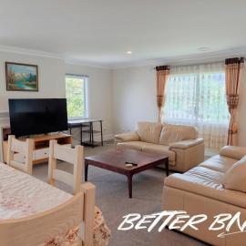 Botanic Garden Retreat with 3 Ensuite Bedrooms