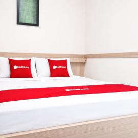RedDoorz Plus near The Great Asia Africa Lembang
