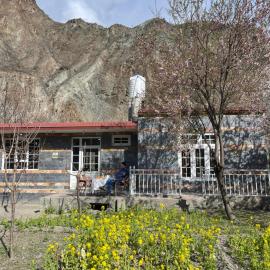 Village Homestay, hotel u gradu Chalt