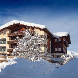 Das Traditionshotel Schwarzer Adler, hótel í Tannheim