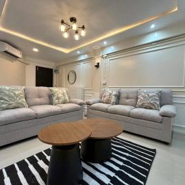 Viesnīca Thonglor Scandi 3BR 8 ppl nearThonglor BTS 250 sqm pilsētā Phra Khanong