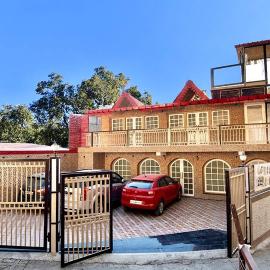 The Imperial Green - 180 lake view