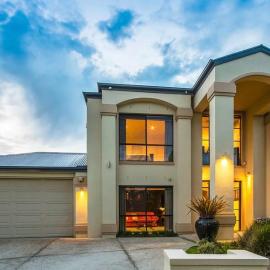 Home in Highton, hotel in Highton