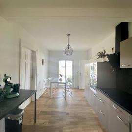 Geräumige Altbauwohnung mit 4 Schlafzimmern