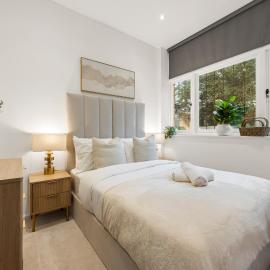 Modern 2 Bed Apartment by MCF