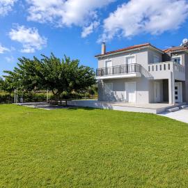 Alaia Gaia & Sky Suites with Garden in Kefalonia, Hotel in Lépedha