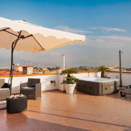 Terrazza vista Vesuvio e Capri con Jacuzzi privata