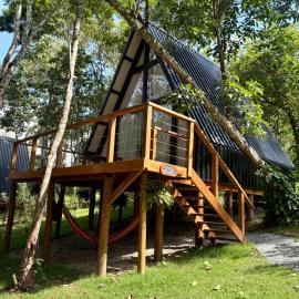 Chalé Malbec, Estrada do Vinho com café da manhã e hidro: São Roque'de bir otel