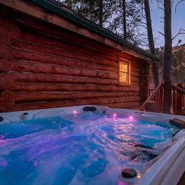 Ponderosa Retreat- Log Home with Hot Tub