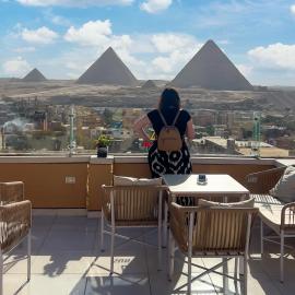 panorama pyramids view inn