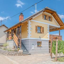 Vineyard Cottage Stepan、Črnomeljのホテル