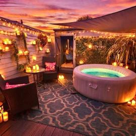 A Hidden Gem With Private Hot Tub and Garden - Netflix - Fast Wifi - Free Parking, Hotel in Bournemouth