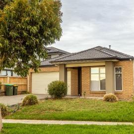 Ocean front home in Point Cook, Hotel in Point Cook