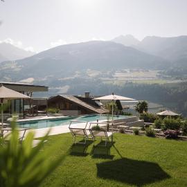 Hotel Zirmerhof & Residence, hotelli kohteessa Rifiano