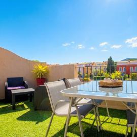 PCOGASTO - Golfe de St-Tropez - Appartement dans résidence avec piscine avec vue sur marina