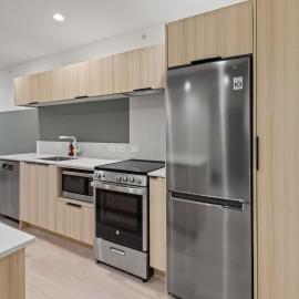 Staycation in New 1-Bedroom Condo, Japantown FL2, hotel di Vancouver