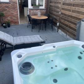 Holiday house with private jaccuzi - Leuven city center, hotel di Leuven