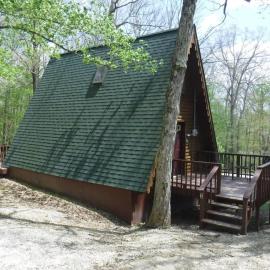 A-Frame Cabin #3 on Patoka Lake in Southern Indiana, хотел в Paoli