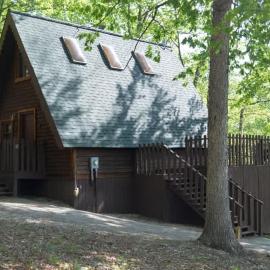 A-Frame Cabin #5 with Hot Tub on Patoka Lake in Southern Indiana, hotel em Eckerty