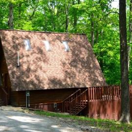 A-Frame Cabin #6 with Hot Tub on Patoka Lake in Southern Indiana, hotel v destinácii Seymour