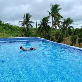 Mccp glamping and resort, hotel din Cavinti