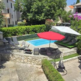 CENTRO POOL House