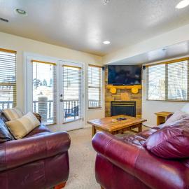 Bigfoots Alpine Retreat MH710By Powder Mtn Hot Tub